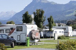 Les campings ont généré 3,1 millions de nuitées, en hausse de 5,6% (archives).. KEYSTONE/GAETAN BALLY